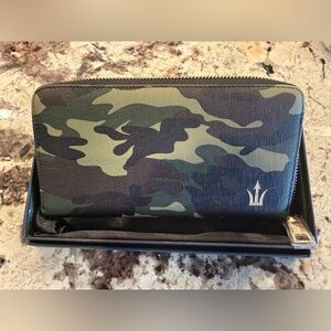 Spear Brands Camouflage Women’s Clutch